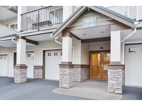 595 NW Lost Springs Ter #102, Portland, OR 97229