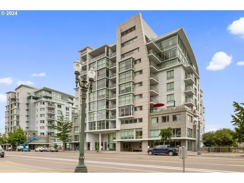 1260 NW Naito Pkwy #212, Portland, OR 97209