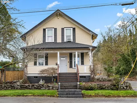 302 John Adams St, Oregon City, OR 97045