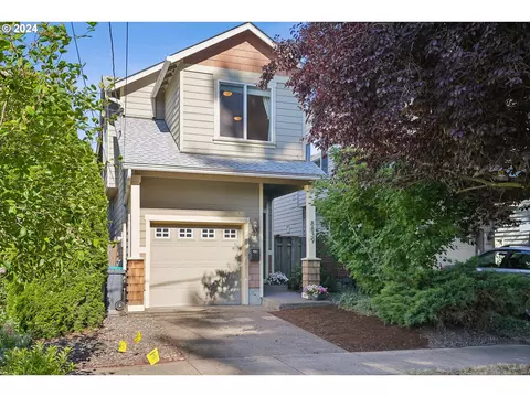 8839 N Burrage Ave, Portland, OR 97217