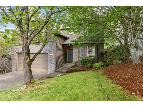 8828 SW 49th Ave, Portland, OR 97219