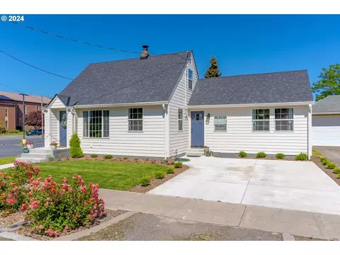 922 N 5th Ave, Stayton, OR 97383