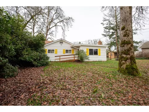 785 Kees St, Lebanon, OR 97355