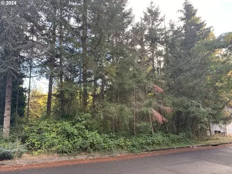 Marlboro Ln, Eugene, OR 97405