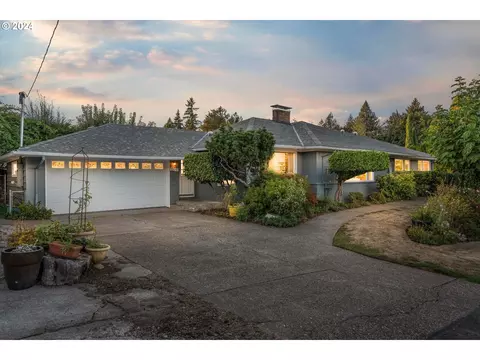7937 SW Crestline Dr, Portland, OR 97219