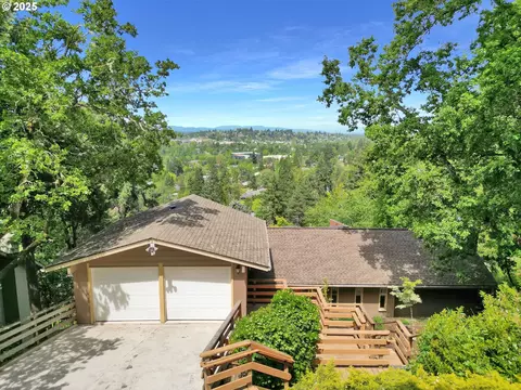 3620 University St, Eugene, OR 97405