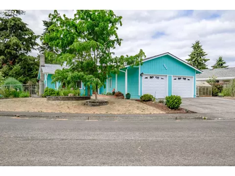 962 31st Ct, Sweet Home, OR 97386