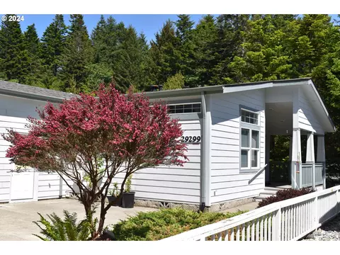 29299 Dottie Ln, Gold Beach, OR 97444