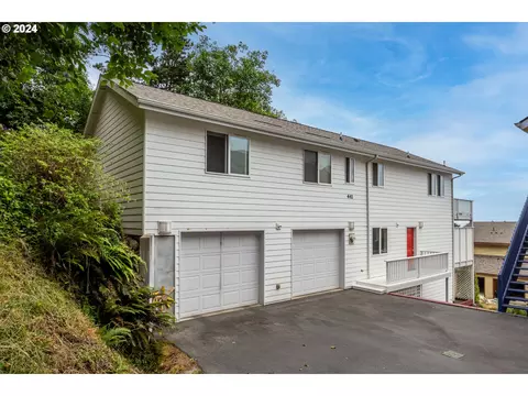 441 King St, Yachats, OR 97498