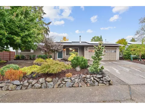 11945 SW Summer Crest Dr, Portland, OR 97223
