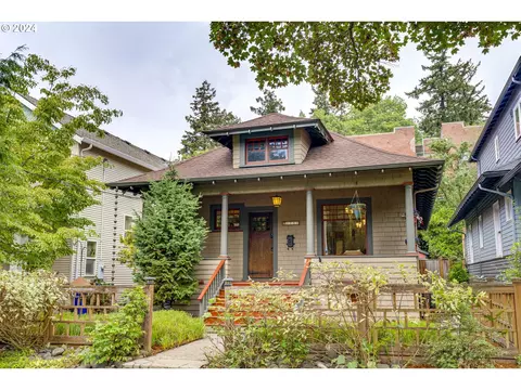 3739 SE Washington St, Portland, OR 97214