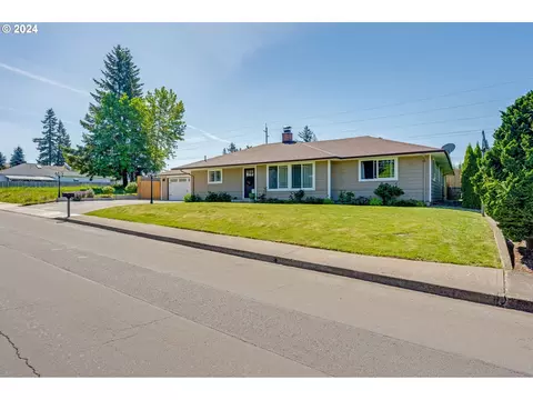 39560 Pleasant St, Sandy, OR 97055