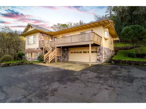 2880 NE Parker St, Roseburg, OR 97470