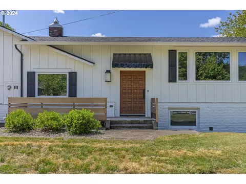 700 NE Camelia Dr, Newberg, OR 97132