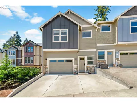 2015 34th St, Washougal, WA 98671