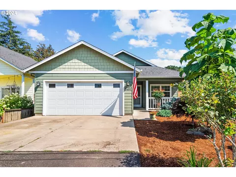 24891 Mccutcheon Ave, Veneta, OR 97487