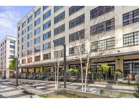 1400 NW Irving St #521, Portland, OR 97209