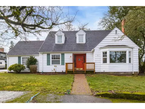 616 10th St, Oregon City, OR 97045