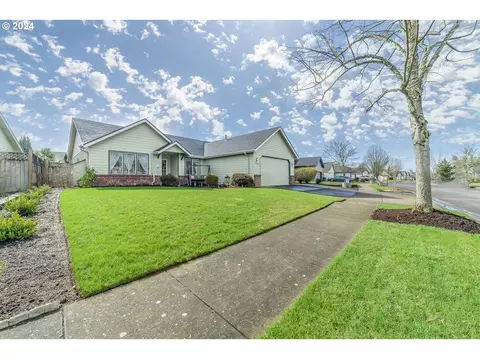 5944 Geyser Peak Pl, Eugene, OR 97402