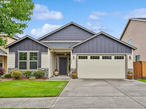 13600 SE Genoa Dr, Clackamas, OR 97015