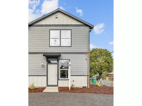 1305 SE 87th Ave, Portland, OR 97216