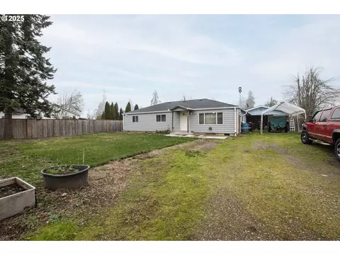 1253 30th St, Springfield, OR 97478