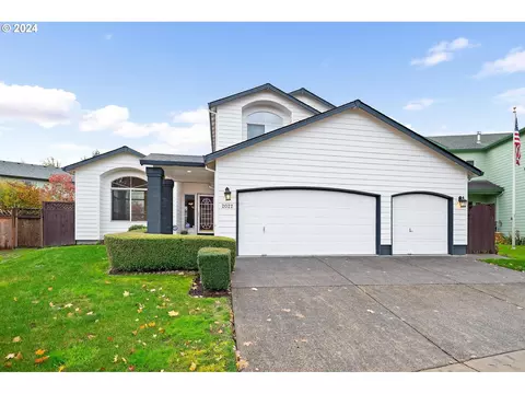 2022 NE Blue Heron Dr, Portland, OR 97211
