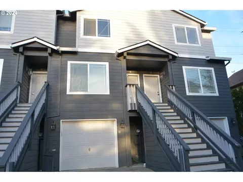 255 N 18th St #16, Saint Helens, OR 97051