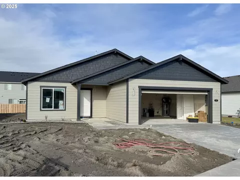 1599 NE 8th Pl, Hermiston, OR 97838