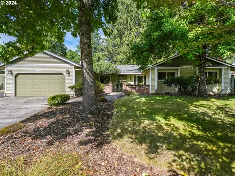 18802 S Forest Grove Loop, Oregon City, OR 97045