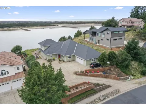 57 Shoreline Dr, Florence, OR 97439
