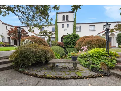 2325 NE Flanders St #7, Portland, OR 97232
