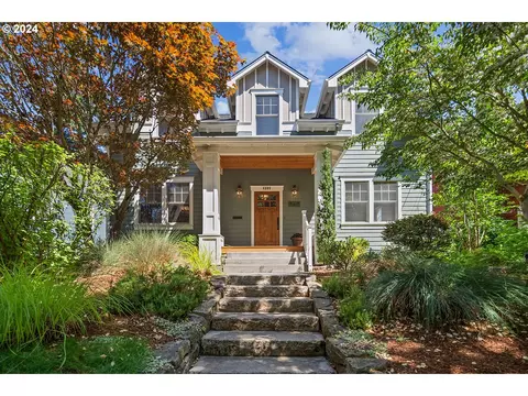 4005 NE Hazelfern Pl, Portland, OR 97232