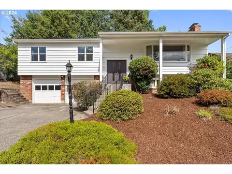 11555 SW Cardinal Ter, Beaverton, OR 97008