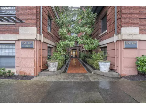 1829 NW Lovejoy St #405, Portland, OR 97209