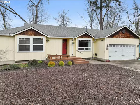 16648 SE Blossom Ave, Milwaukie, OR 97267