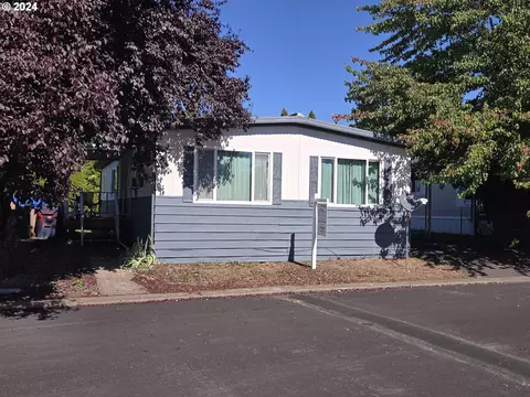 1120 W Fairview Dr #76, Springfield, OR 97477