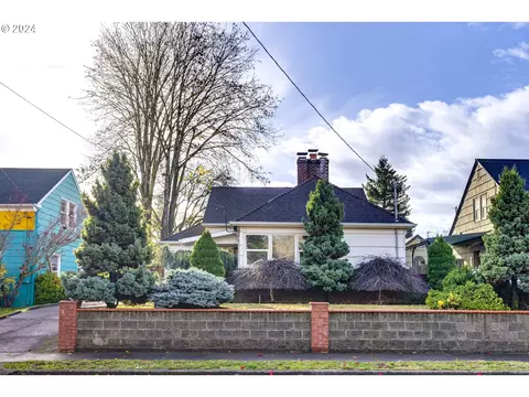 260 N Stafford St, Portland, OR 97217