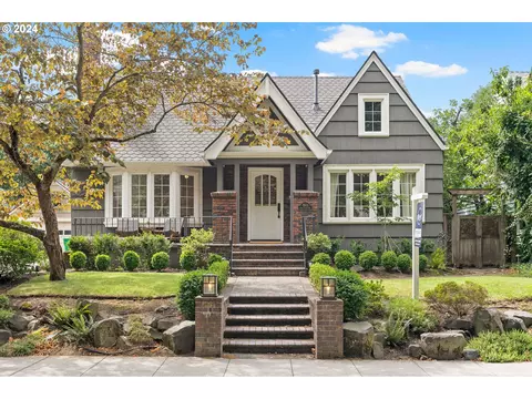 7905 SE Reed College Pl, Portland, OR 97202