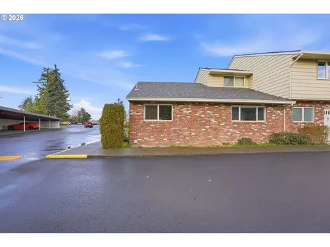 Exterior - 1830 NE Hogan Dr, Gresham, OR 97030 photo 3 of 9