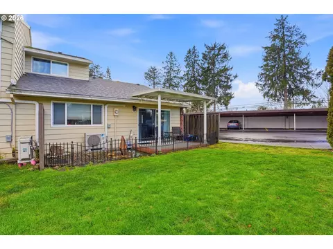 Exterior - 1830 NE Hogan Dr, Gresham, OR 97030 photo 4 of 9