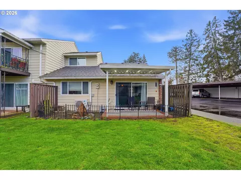 Exterior - 1830 NE Hogan Dr, Gresham, OR 97030 photo 5 of 9