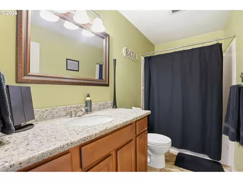 Bath - 1830 NE Hogan Dr, Gresham, OR 97030 photo 1 of 2