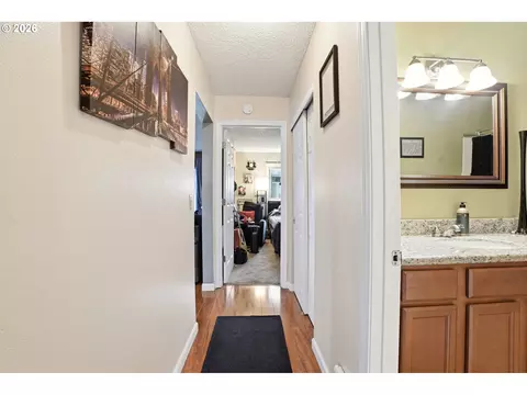 Entry Way - 1830 NE Hogan Dr, Gresham, OR 97030 photo 1 of 1