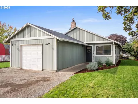 408 Eckerd Ave, Molalla, OR 97038
