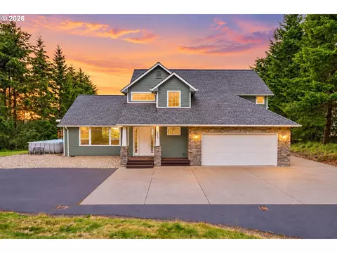 966 Lookout Rd, Castle Rock, WA 98611
