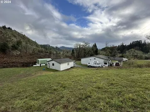 164 Maupin Rd, Oakland, OR 97462