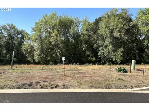 1599 NW Pinehurst Dr #68, Mcminnville, OR 97128