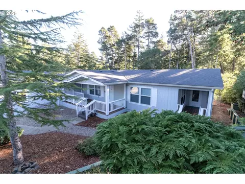 905 Lillie Circle Ct, Florence, OR 97439