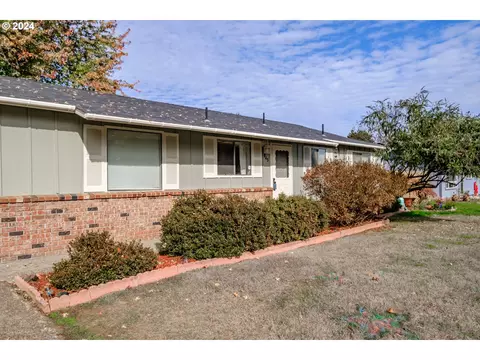 945 Denise Ct SE, Salem, OR 97306
